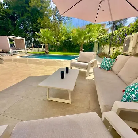 Avec Piscine Privée à - Côte D'azur Antibes